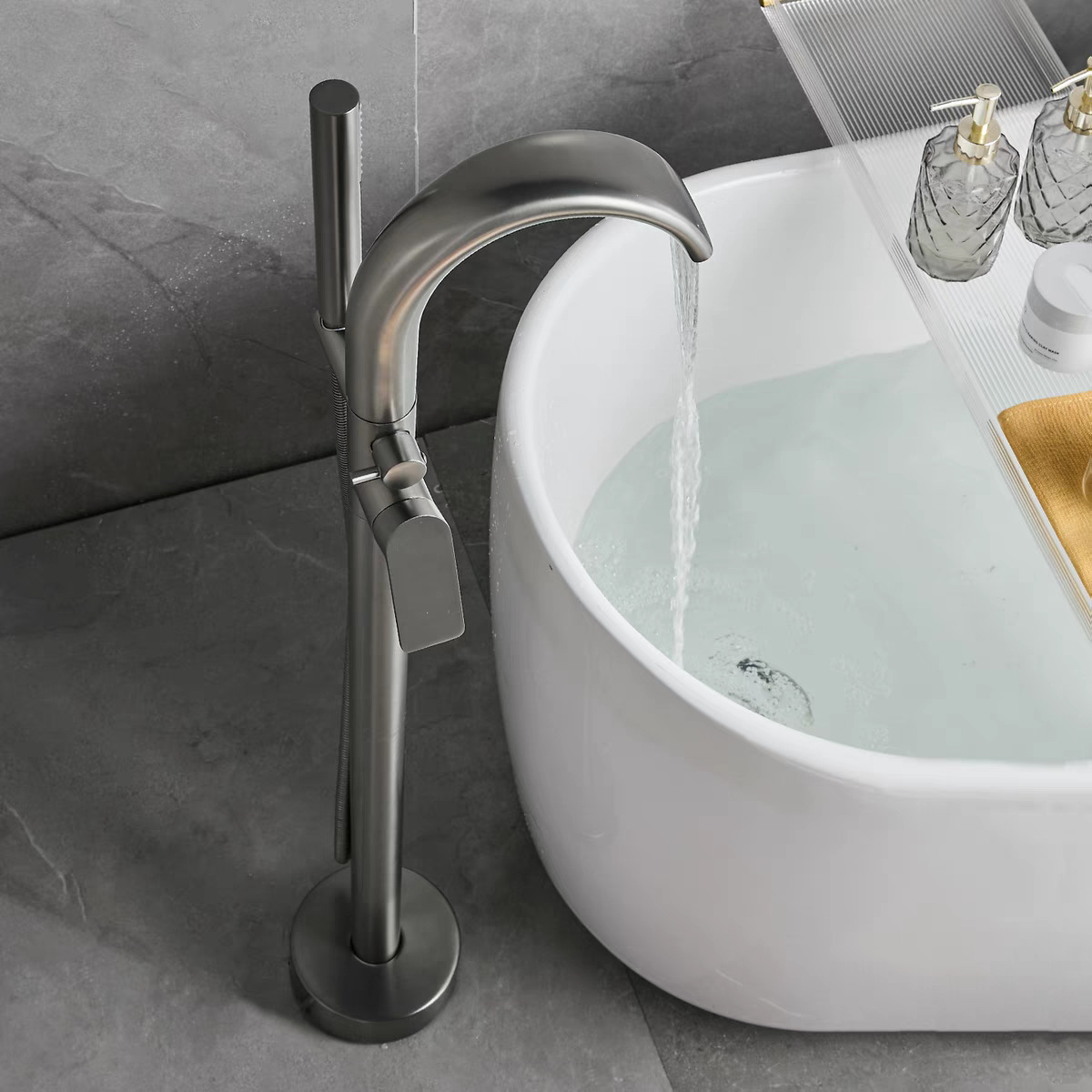 Gun Metal Hot Cold Freestandin - Freestanding Bathtub Filler Faucet Floor recension och pris