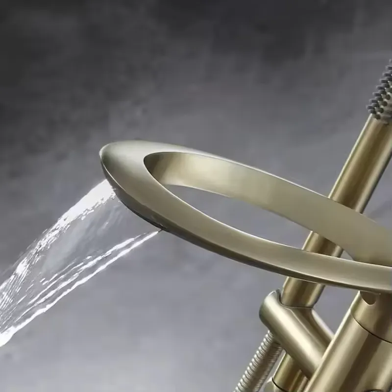 Modern Brass Freestanding Tub  - Freestanding Bathtub Filler Faucet Floor recension och pris