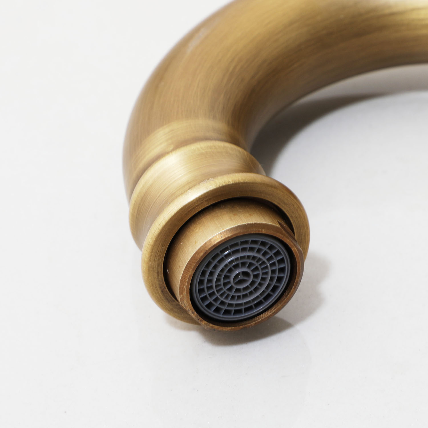 ZAPPO Freestanding Tub Filler  - Freestanding Bathtub Filler Faucet Floor recension och pris